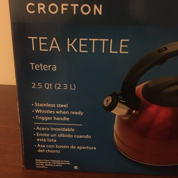 Red Kettle - Picture 2 of 2